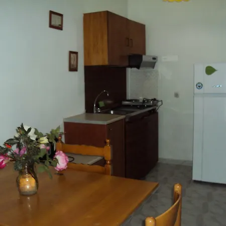 Thodora Appartments アパートホテル 3*